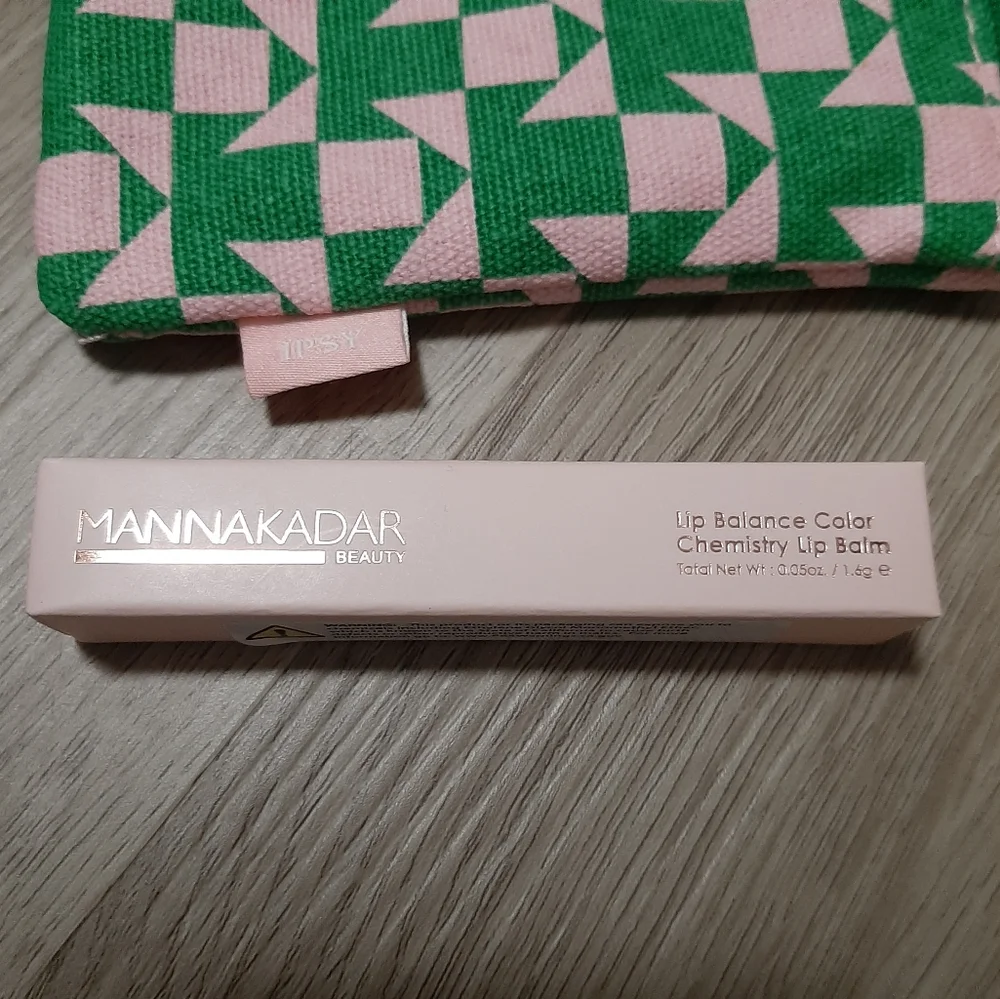 Mannakadar lip balancing color chemistry lip balm and bag